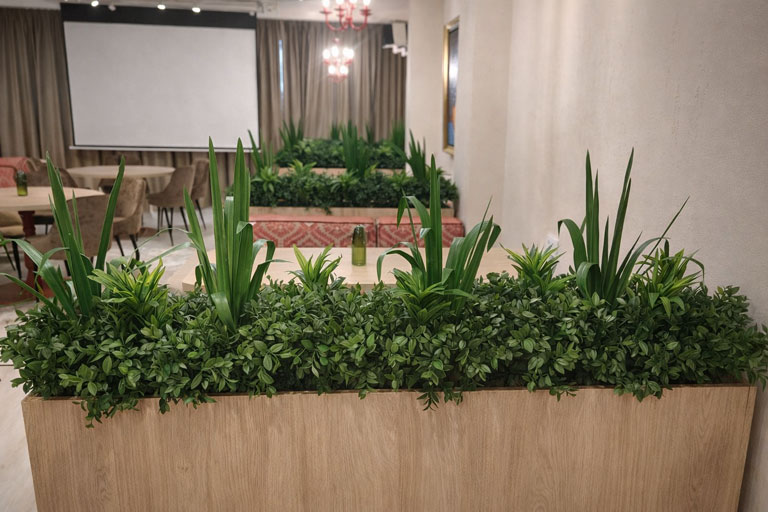 Купить мебель с искусственными растениями в Минске недорого!